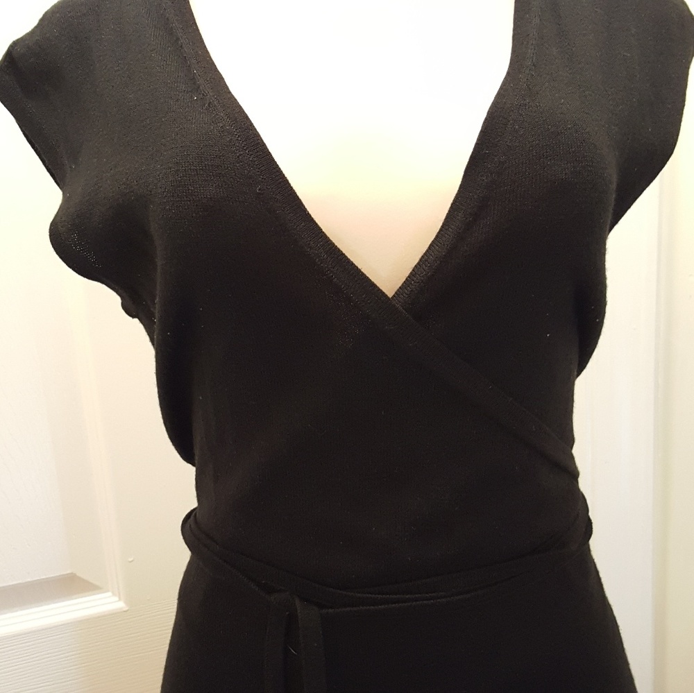 BANANA REPUBLIC CRISS CROSS SHIRT